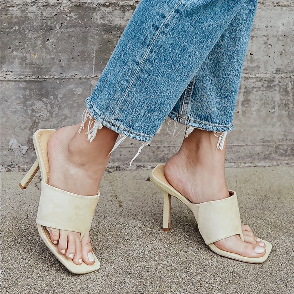 Lulu’s Suede Heeled Mules